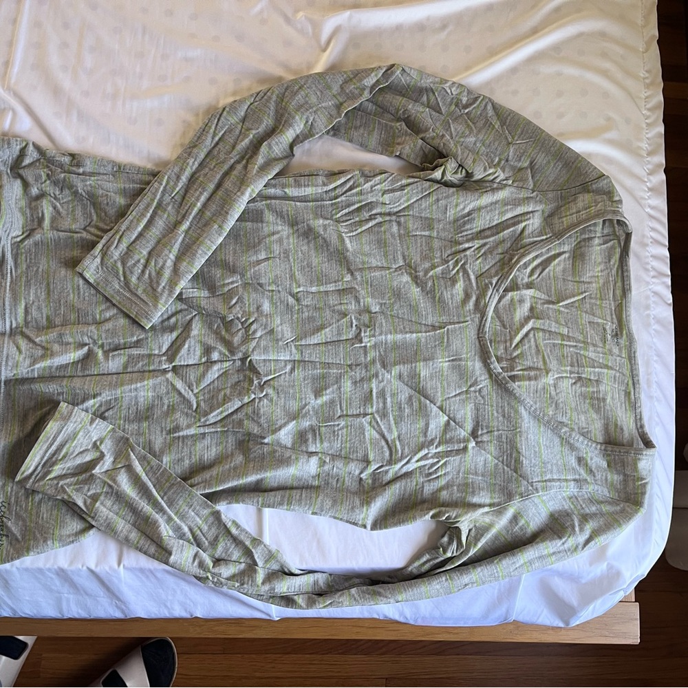100% Merino wool base layer Light Gray with Green Stripes